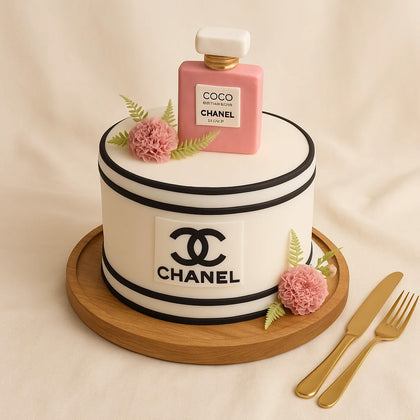 كيك بنات تصميم عطر شانيل