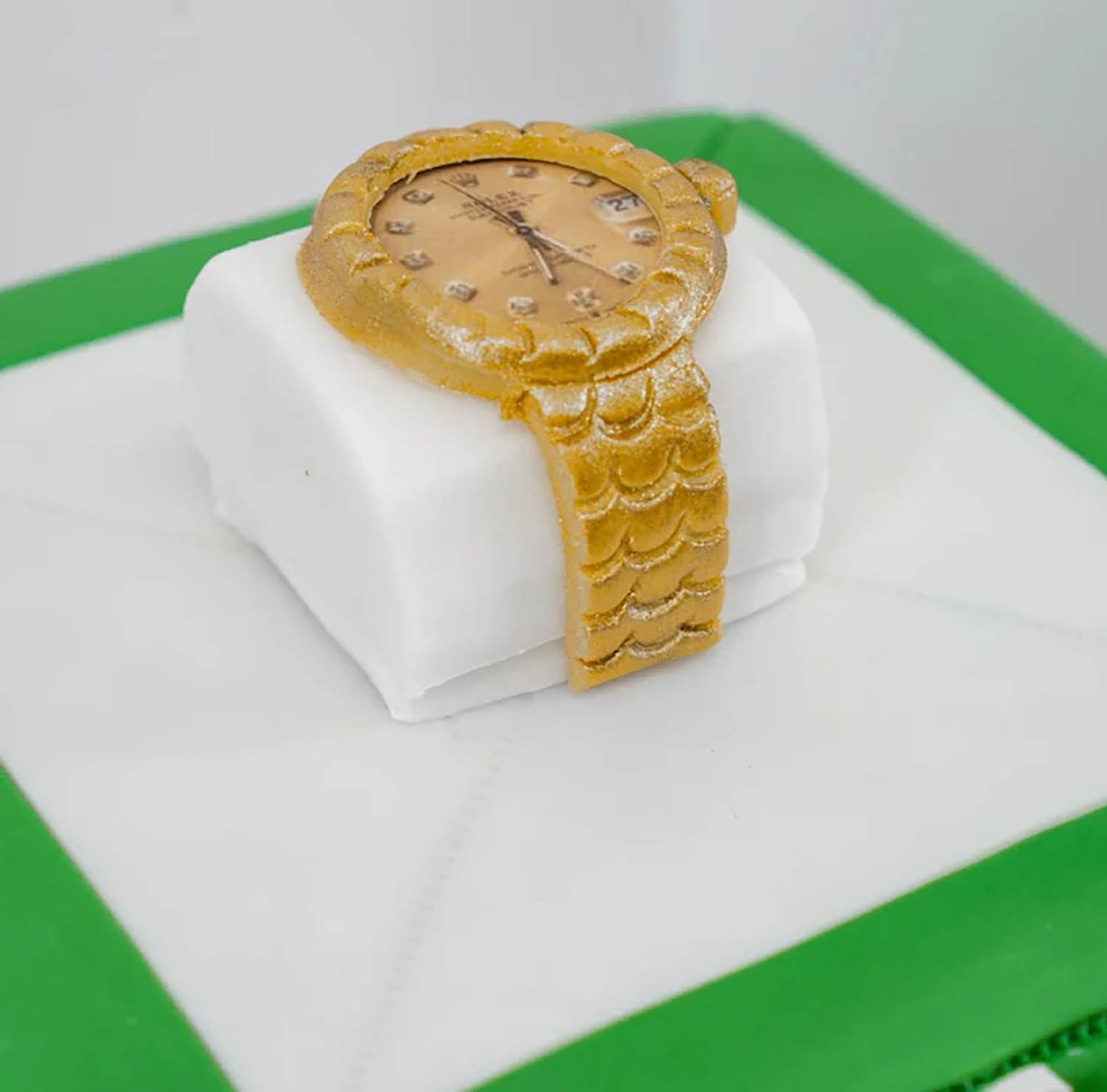 كيك عيد ميلاد ساعة رولكس الفاخرة