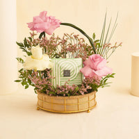 سلة ورد طبيعي و شوكولاتة باتشي