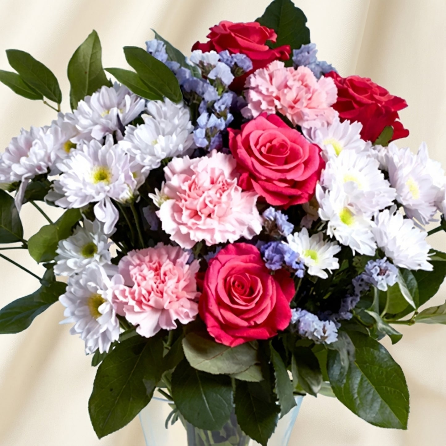 كومبو ورد و كيك شوكولاته العام الجديد 2026