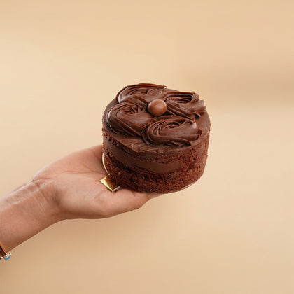 كومبو كيك وورد احمر راقي