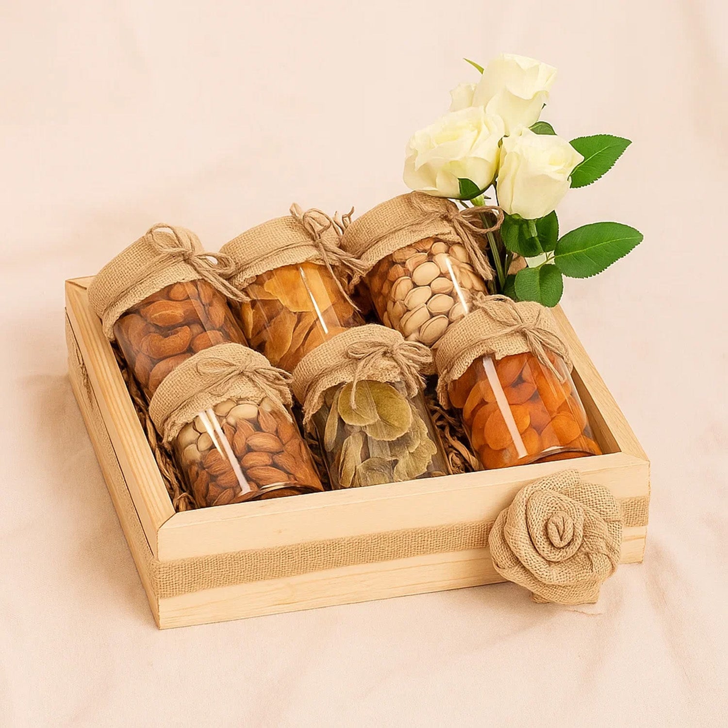 بوكس فواكه مجففة مع باقة ورد ابيض | توصيل هدايا نفس اليوم | اف ان بي السعودية 