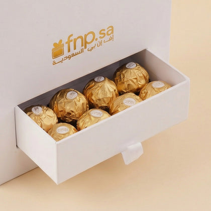 تشكيلة شوكولاتة مع ورود وردية في بوكس