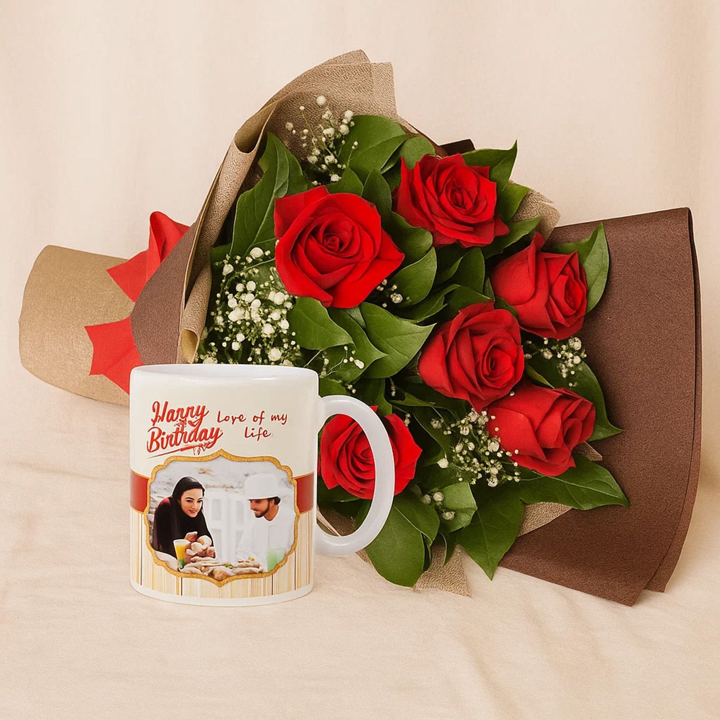 طقم هدايا كوبلز | باقة ورد و كوب عيد الميلاد