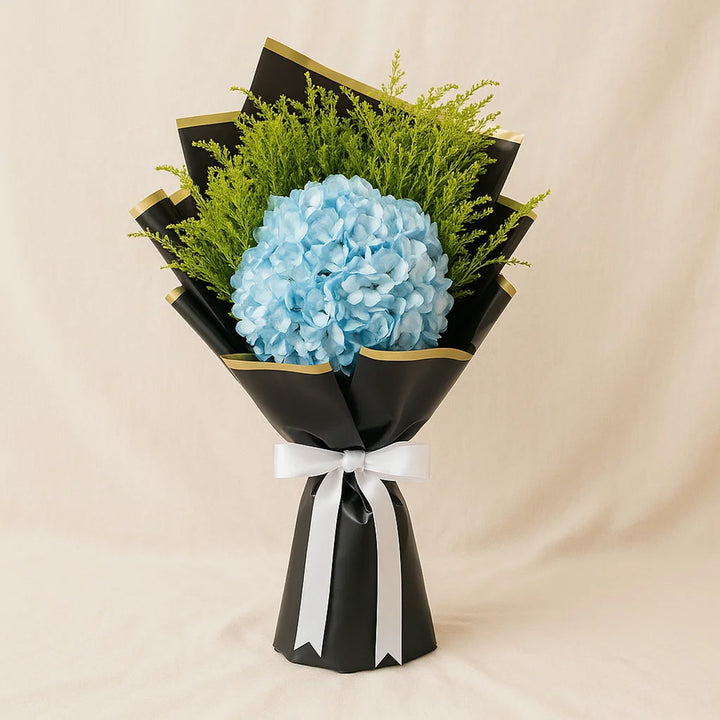 بوكيه هيدرانجيا زرقاء مع مجموعة شاي فيل قوود تي