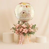 بالون المولودة مع باقة ورد