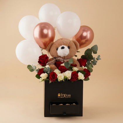 بوكس السعادة | ورد وشوكولاتة وبالونات