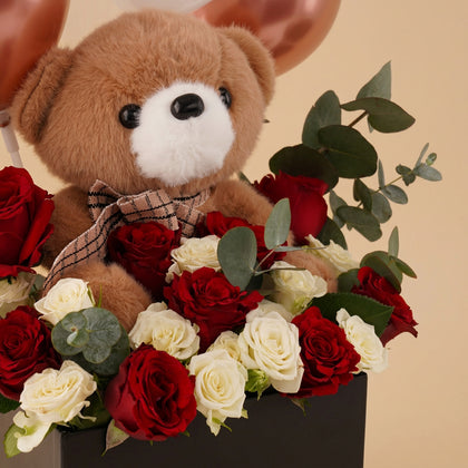 بوكس السعادة | ورد وشوكولاتة وبالونات