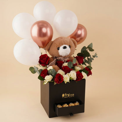 بوكس السعادة | ورد وشوكولاتة وبالونات