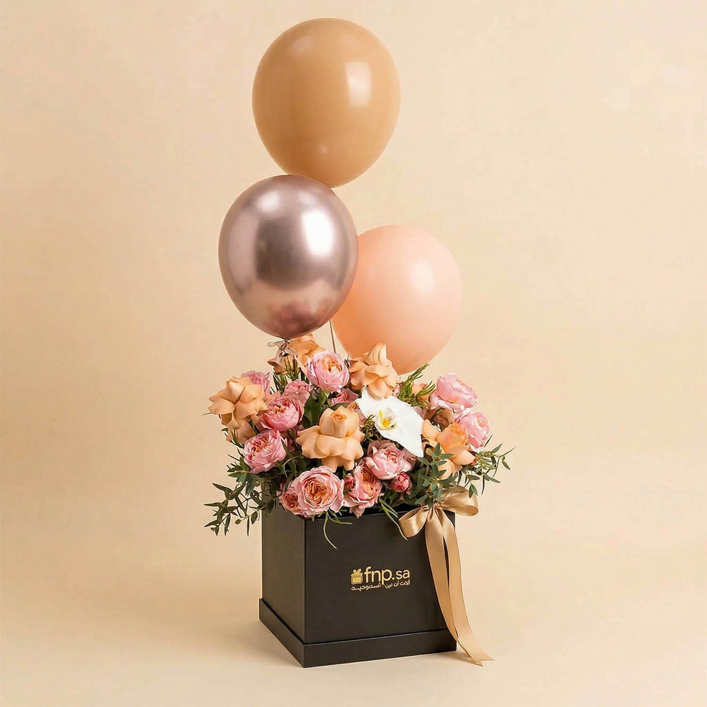علبة ورد و بالونات أناقة ذهبية