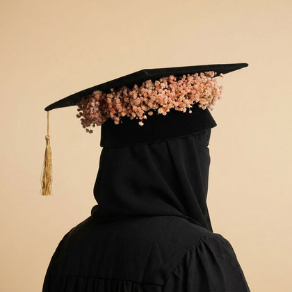 قبعة تخرج بالورد