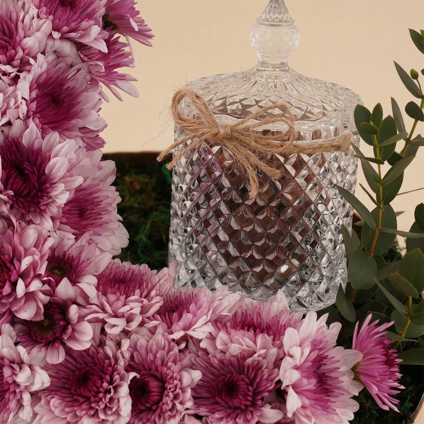 Chrysanthemums Crescent with Premium Dates