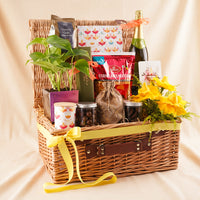 Divali Glow Bateel n Flowers Gift Hamper
