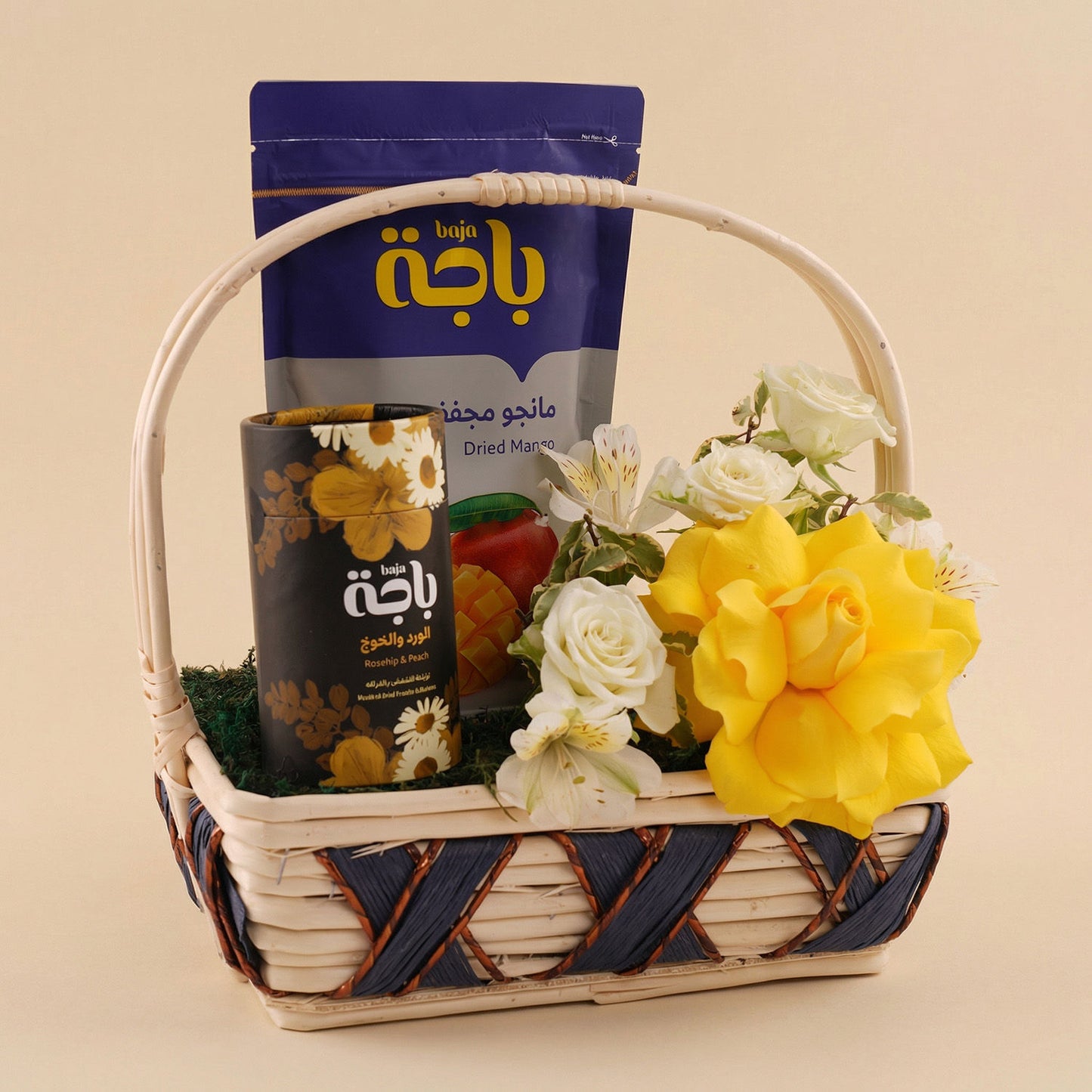 سلة ورد مع شاي الخوخ و مانجو مجفف