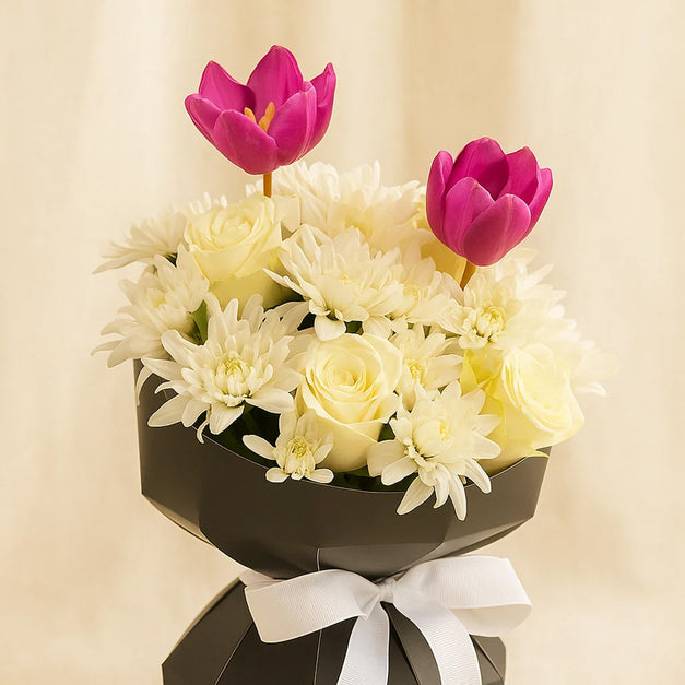 جمال الورد الابيض والتوليب