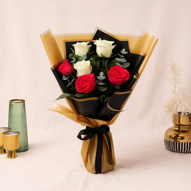 Riqa | Red n White Love Roses Bouquet