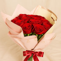 ملكة | بوكيه 18 وردة حمراء