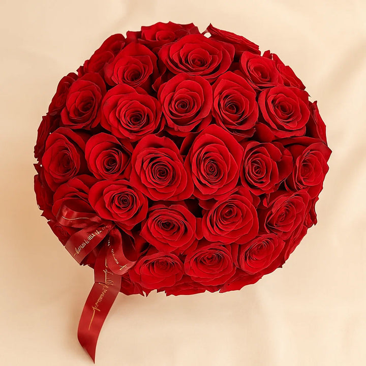 Love’s Kiss Red Roses Box