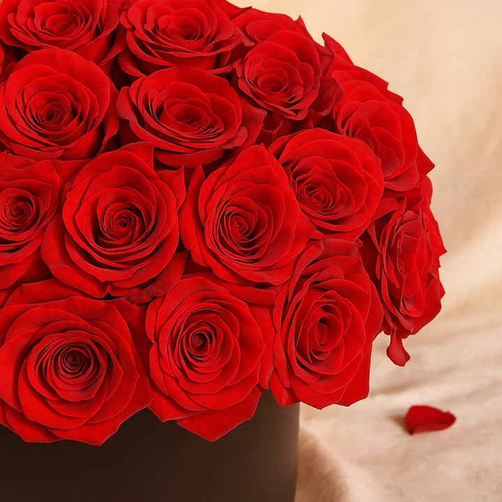 Love’s Kiss Red Roses Box