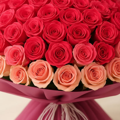 بوكيه ورد بتدرجات الوردي الناري | 80 وردة