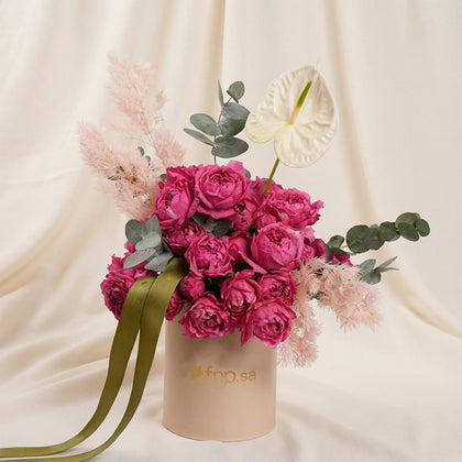 بوكس جوليت روز وردي و أنثوريوم أبيض