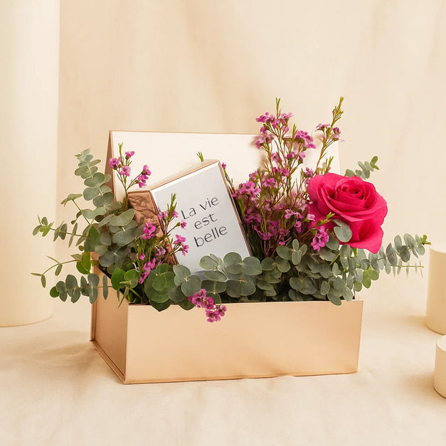 عطر لا في إيه بيل نسائي مع وردة فوشيا