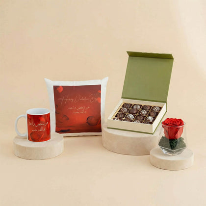 هدايا عيد الحب مع ورد احمر دائم و شوكولاتة