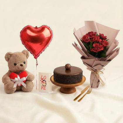 Love Moment Cake n Flowers Gift Set