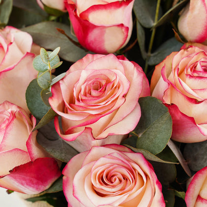 Nouwara | Vintage Roses Flower Bouquet