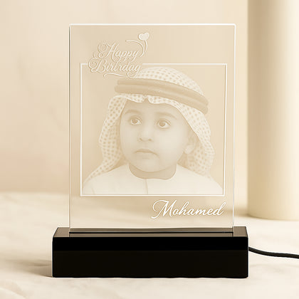 برواز زجاجي مضيء منقوش