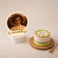 ميني كيك السنة الجديدة مع مصباح مخصص