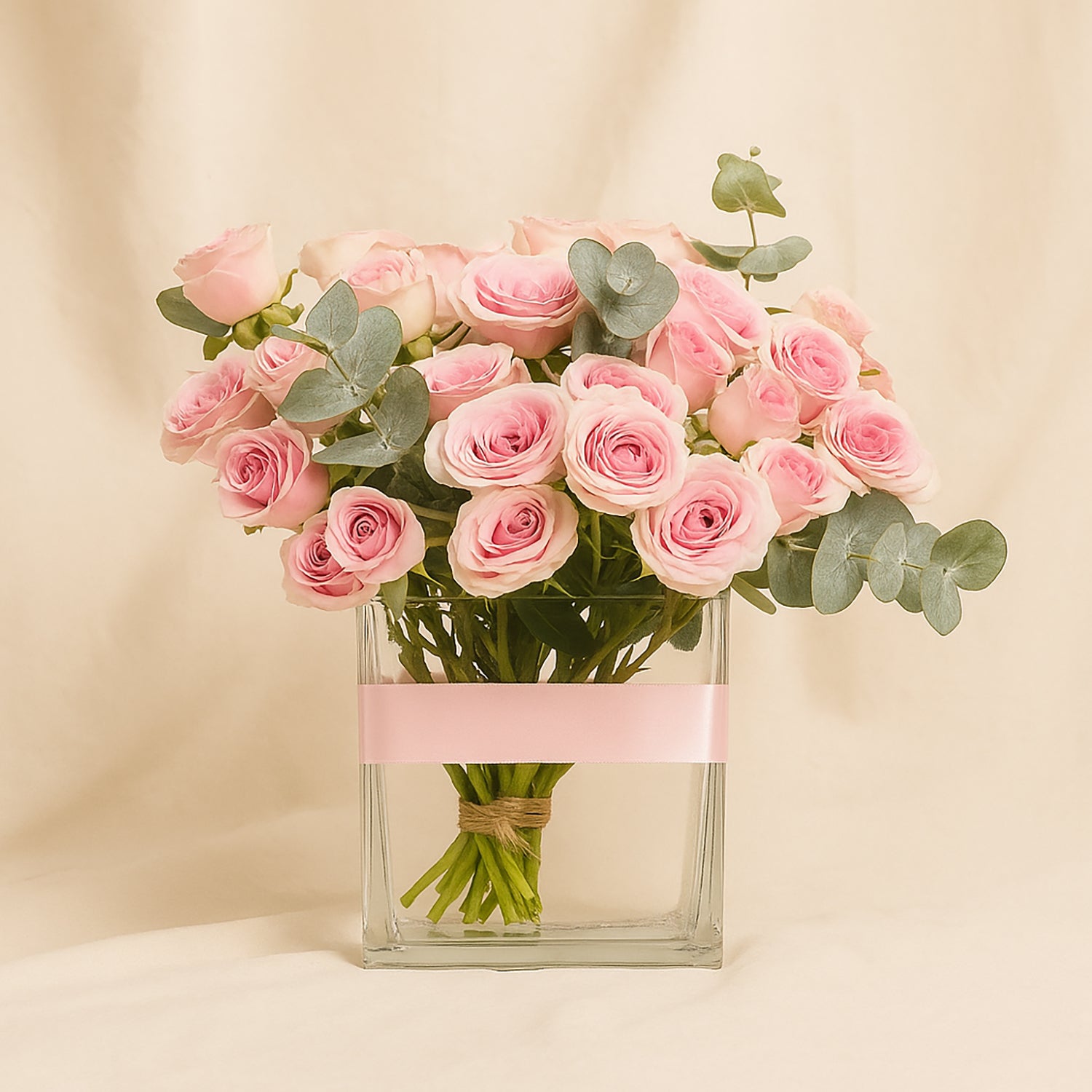 فازة ورود بيبي روز وردية | مع غصون اوكاليبتوس | توصيل ورد الرياض والسعودية | اف ان بي 