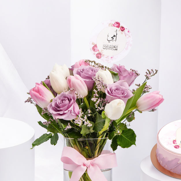 Stunning  Flower Vase n Delight Mom's Cake