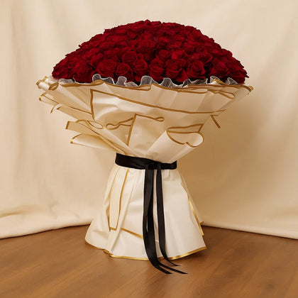 أميرة الورد | 150 وردة حمراء