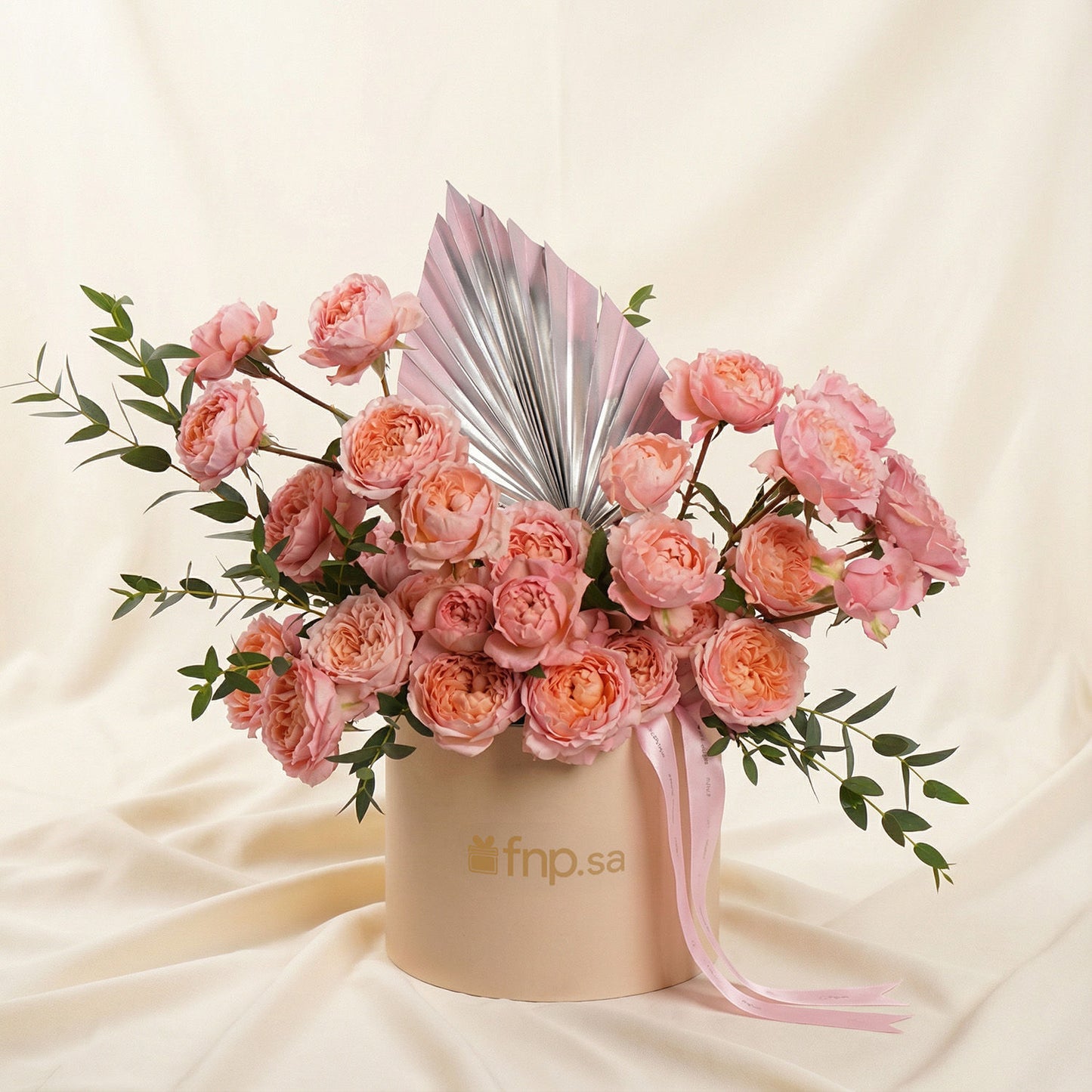 بوكس ورد جوليت مع ورقة نخيل