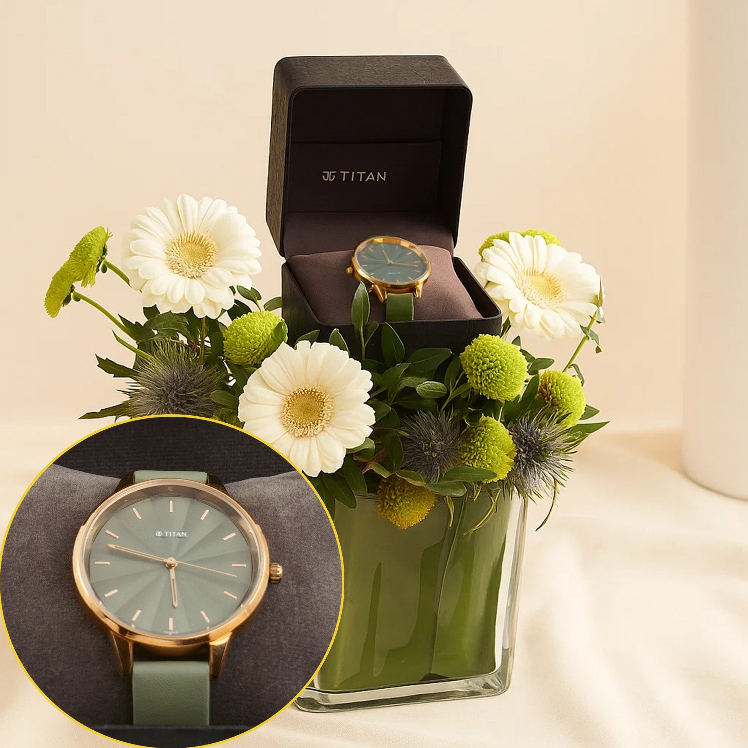 ساعة تيتان نيو ميناء أخضر نسائية مع فازة ورد جربيرا - توصيل هدايا نسائية بنفس اليوم الرياض - اف ان بي السعودية