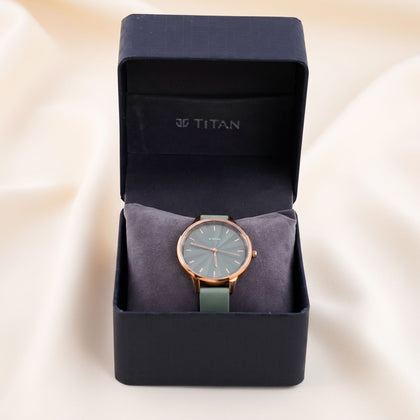 ساعة تيتان نيو ميناء أخضر نسائية