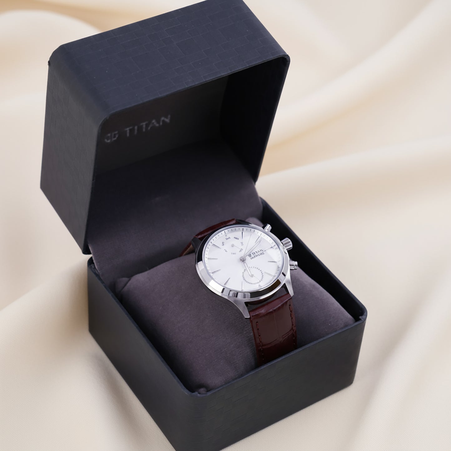Titan Sapphire Men's Watch n Flower Vase
