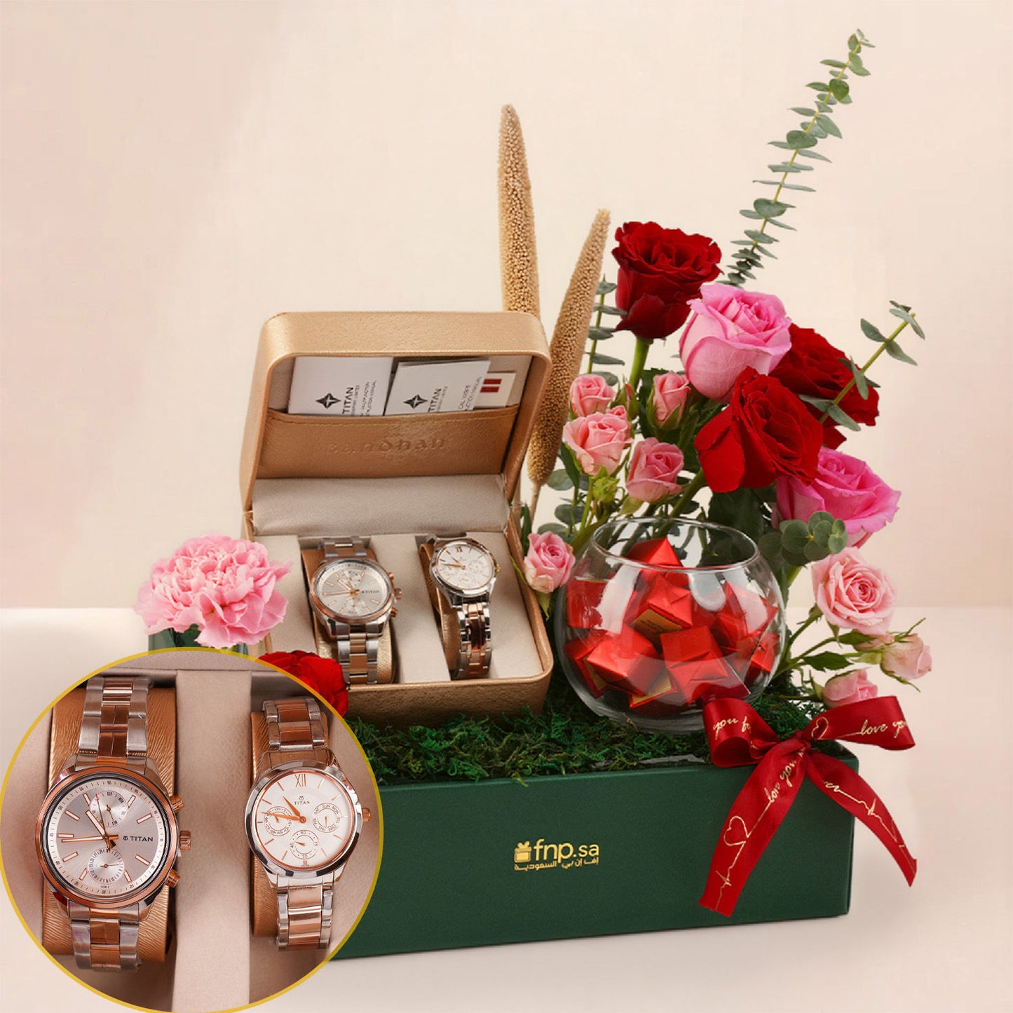 طقم ساعات تيتان للزوجين مع ورد وشوكولاتة
