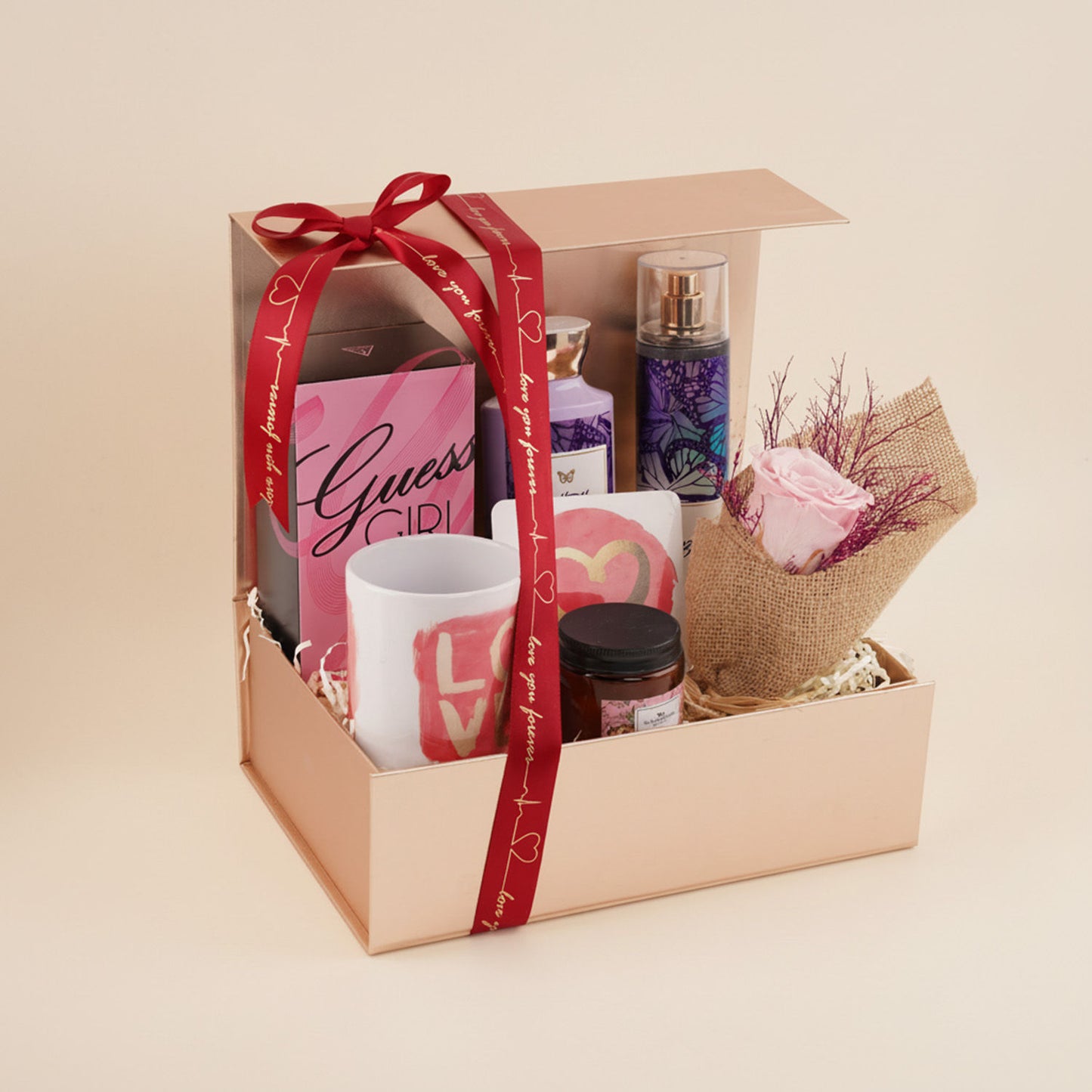 عطر نسائي و طقم هدايا عيد الحب