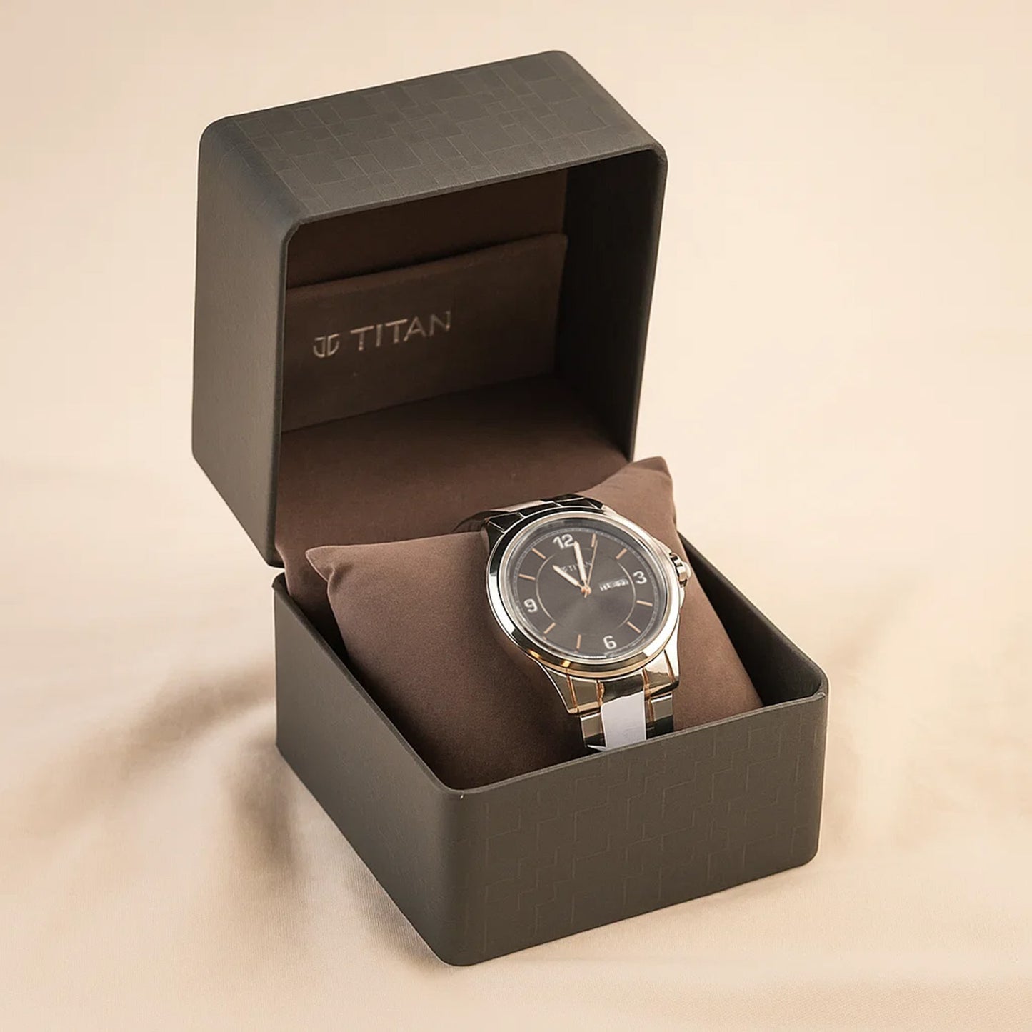 ساعة تيتان رجالية ترندسيترز  أنالوج