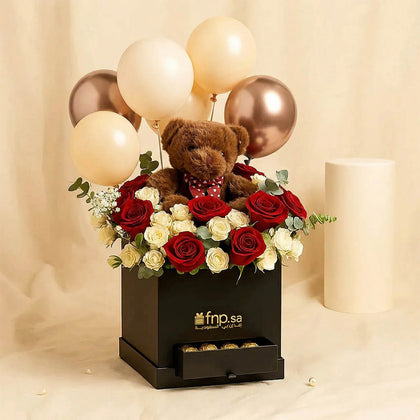 بوكس السعادة | ورد وشوكولاتة وبالونات